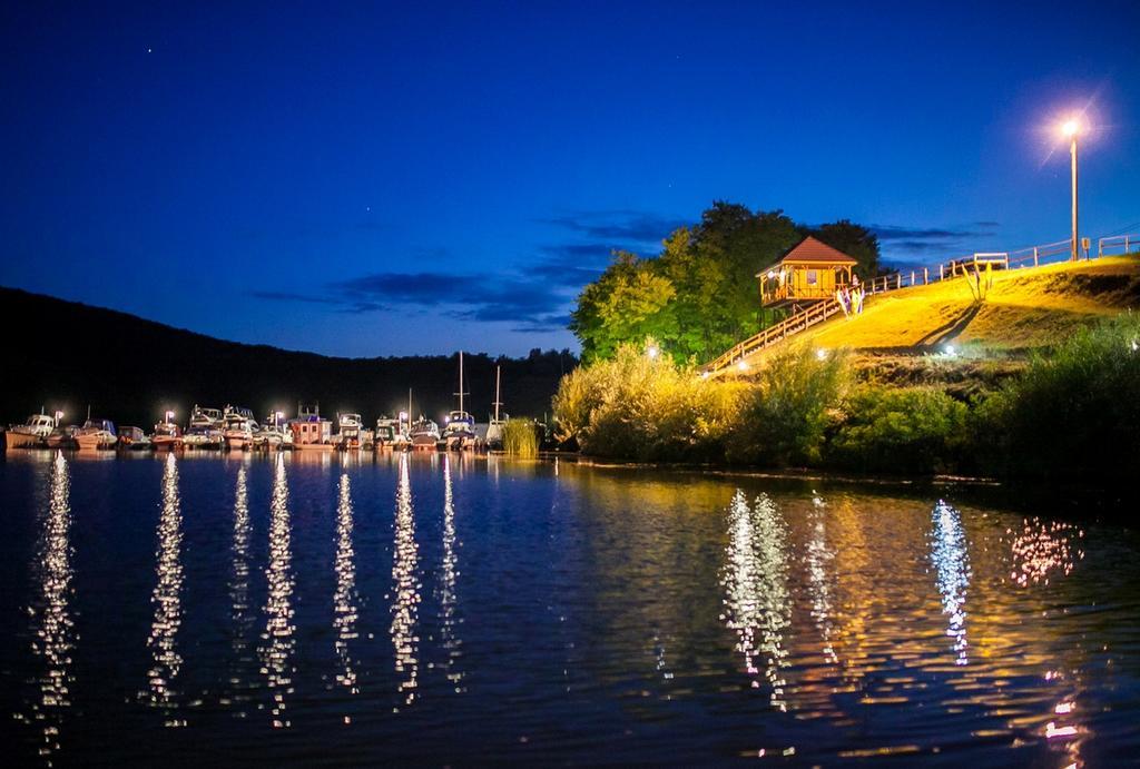 Hotel Yacht Club Mayak Dnistrivka Room photo